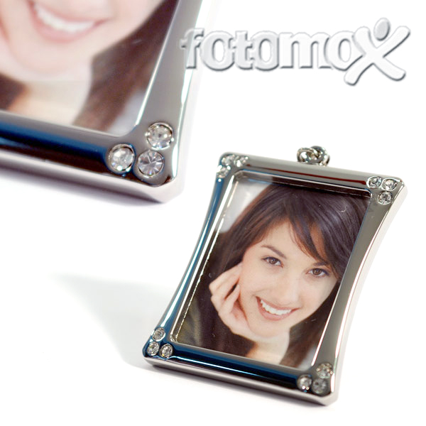 Portachiavi in metallo e strass personalizzato con foto