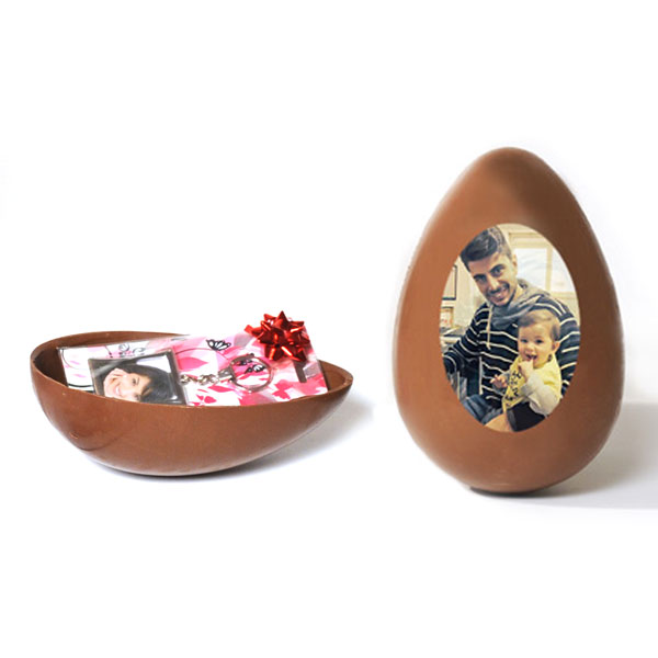 Uova di pasqua personalizzati con foto e regali a scelta