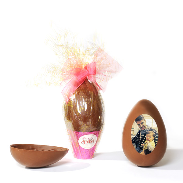 Uovo di cioccolato personalizzato per i regali di pasqua