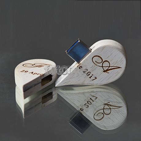 chiavetta usb a cuore personalizzata
