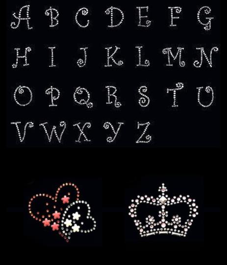 Mascherina personalizzata con decori e iniziali in strass
